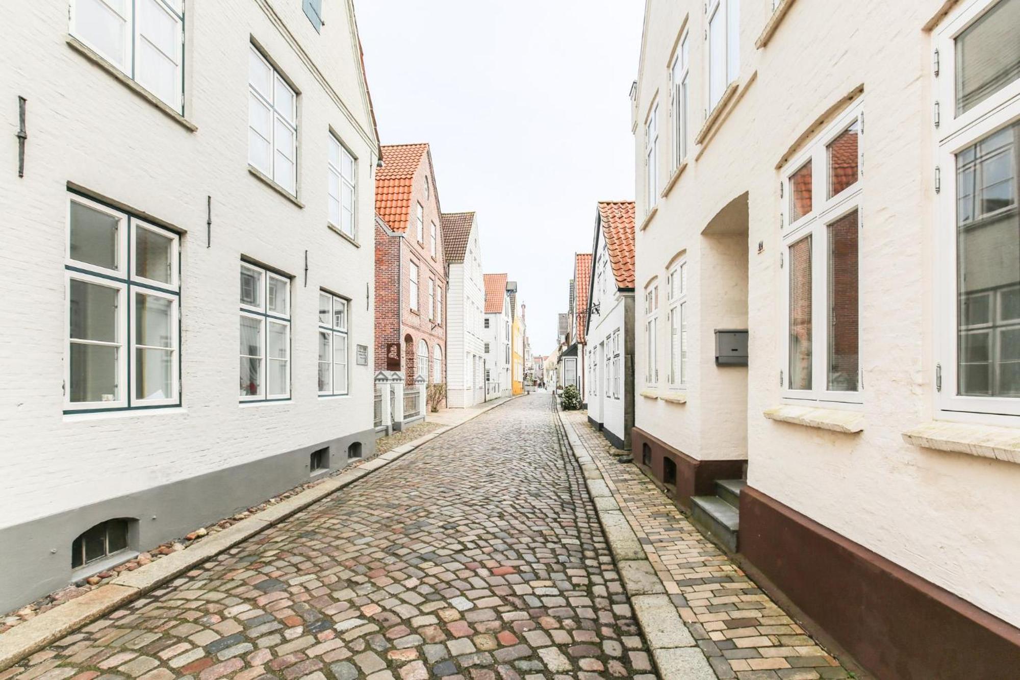 Apartmenthaus Theodor Storm - Unter Sternen Husum  Exterior foto
